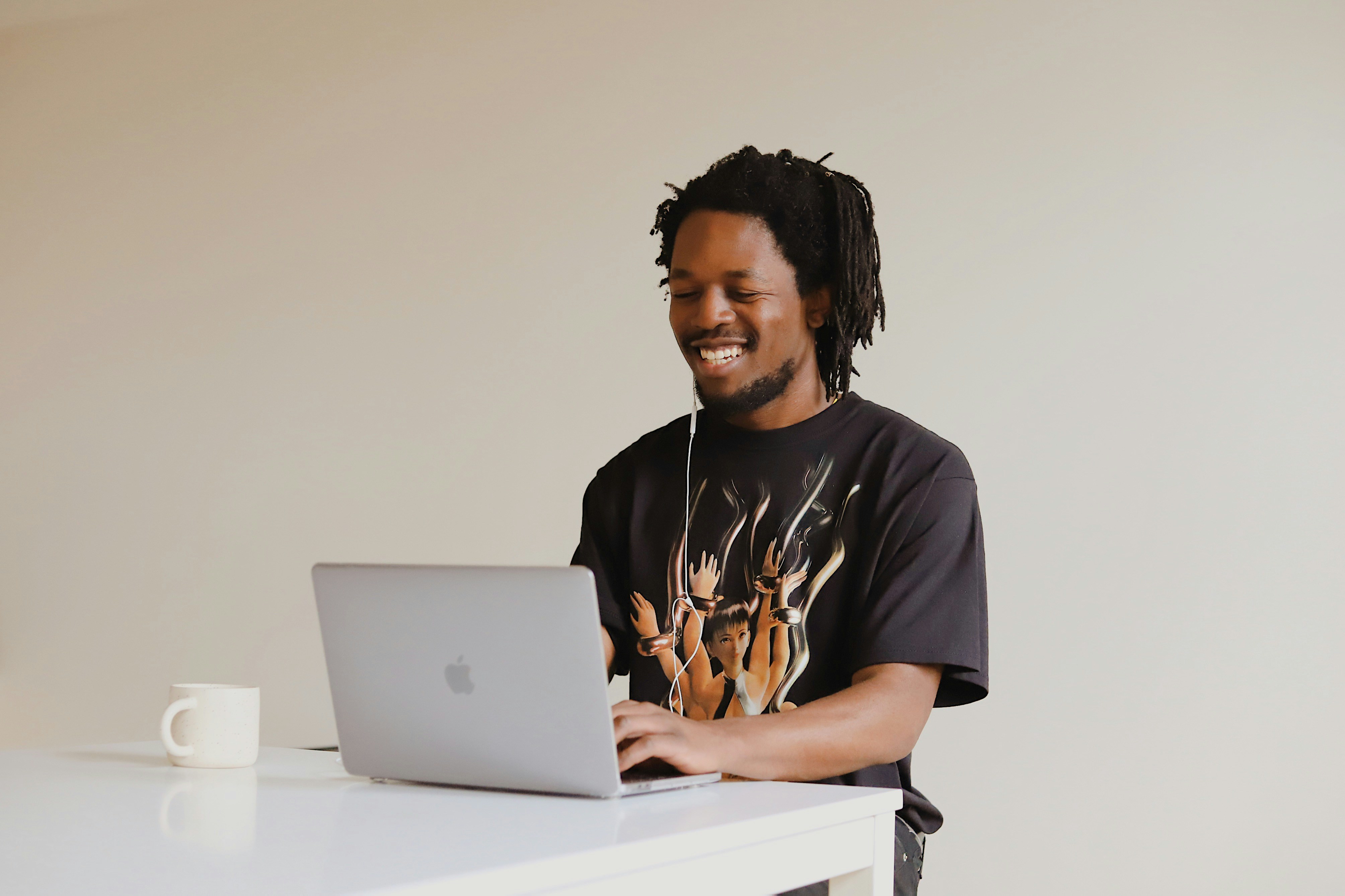 A man using a macbook